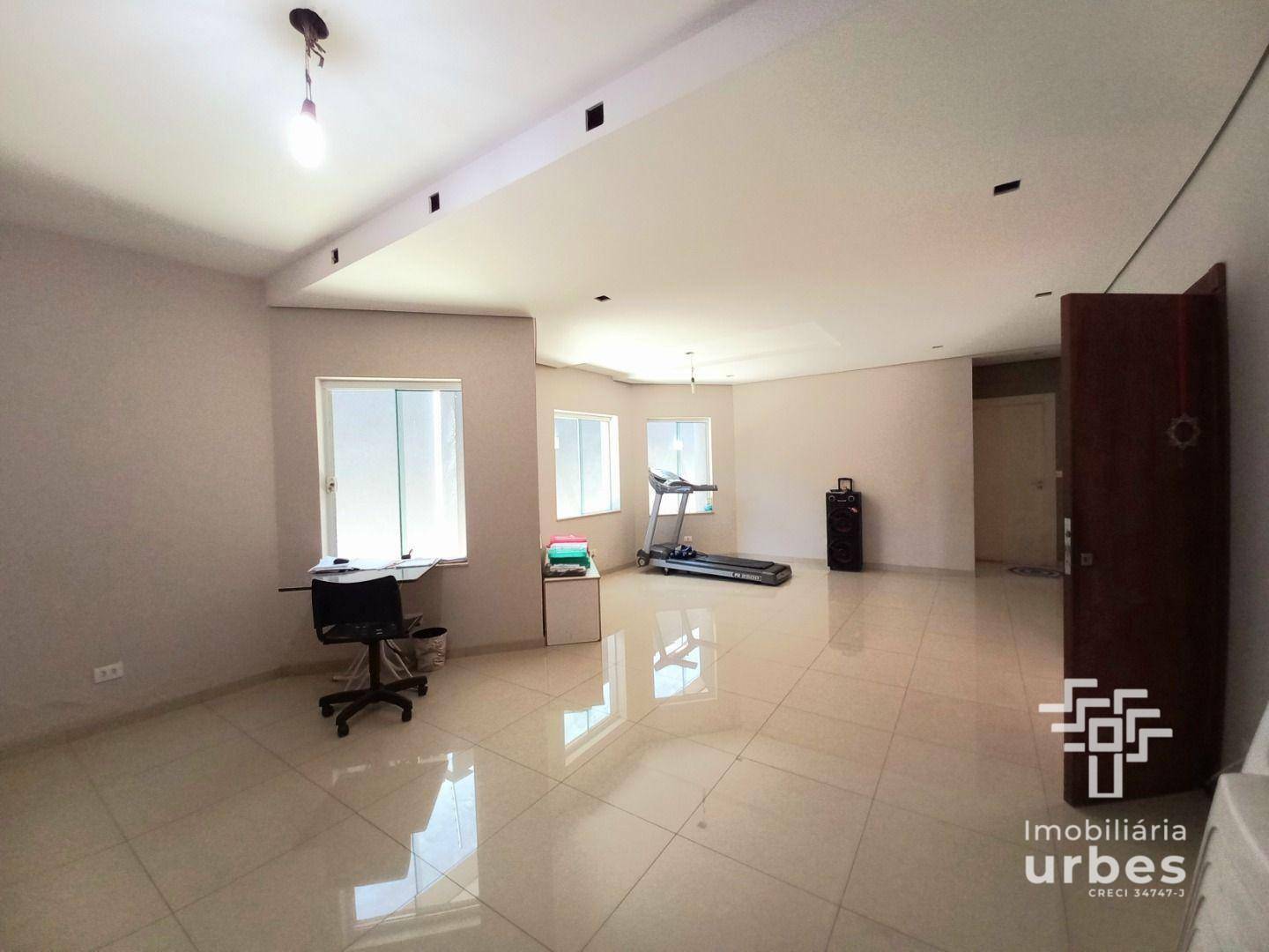 Casa à venda com 3 quartos, 306m² - Foto 5