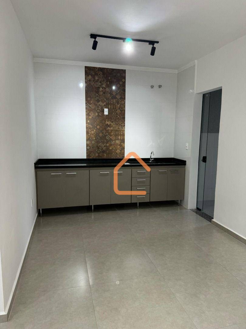 Casa à venda com 3 quartos, 160m² - Foto 3