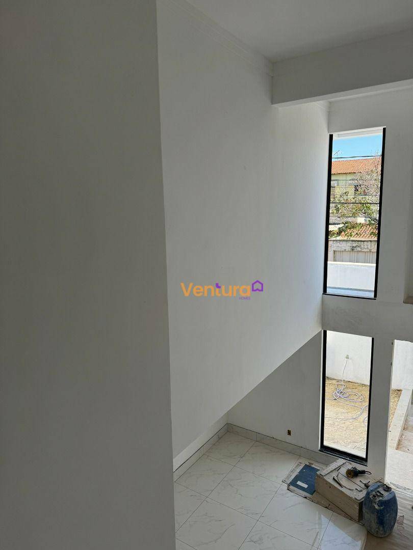 Casa à venda com 3 quartos, 225m² - Foto 12