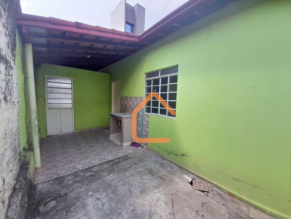 Casa à venda com 3 quartos, 100m² - Foto 11