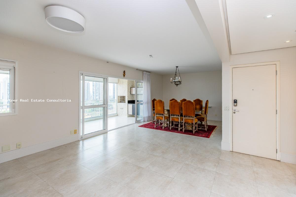 Apartamento à venda com 3 quartos, 175m² - Foto 1