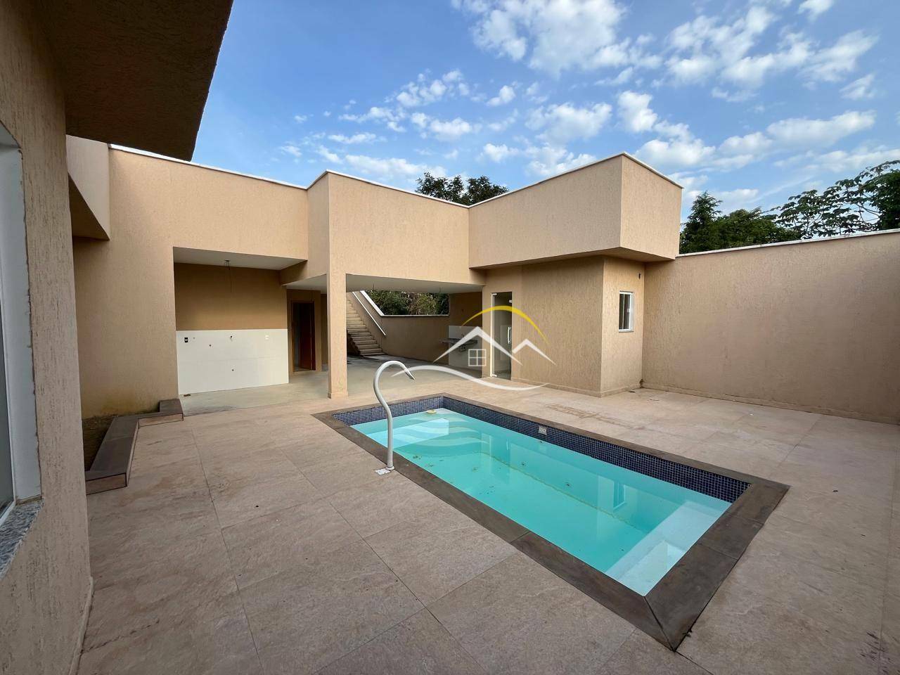 Casa à venda com 4 quartos, 225m² - Foto 15