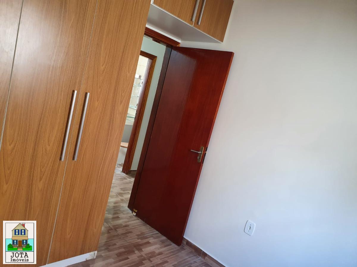 Casa à venda com 3 quartos, 180m² - Foto 11