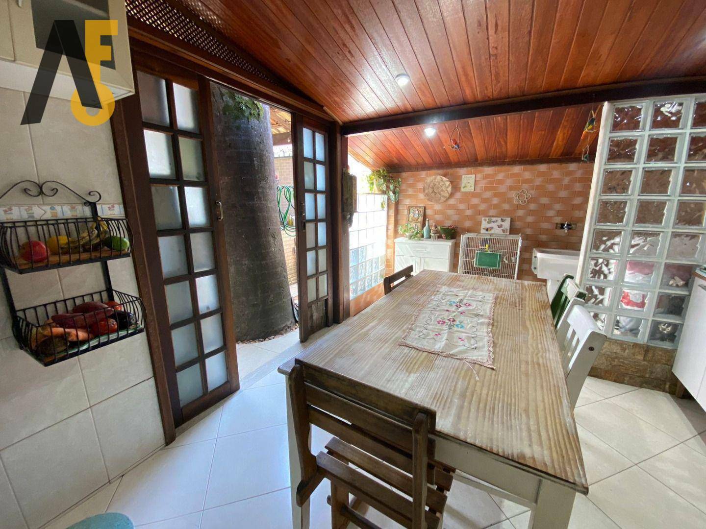 Casa de Condomínio à venda com 4 quartos, 140m² - Foto 11