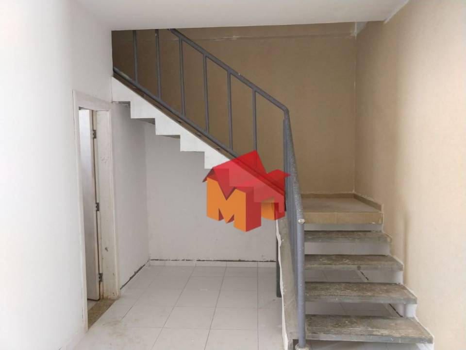 Casa à venda com 3 quartos, 200m² - Foto 2