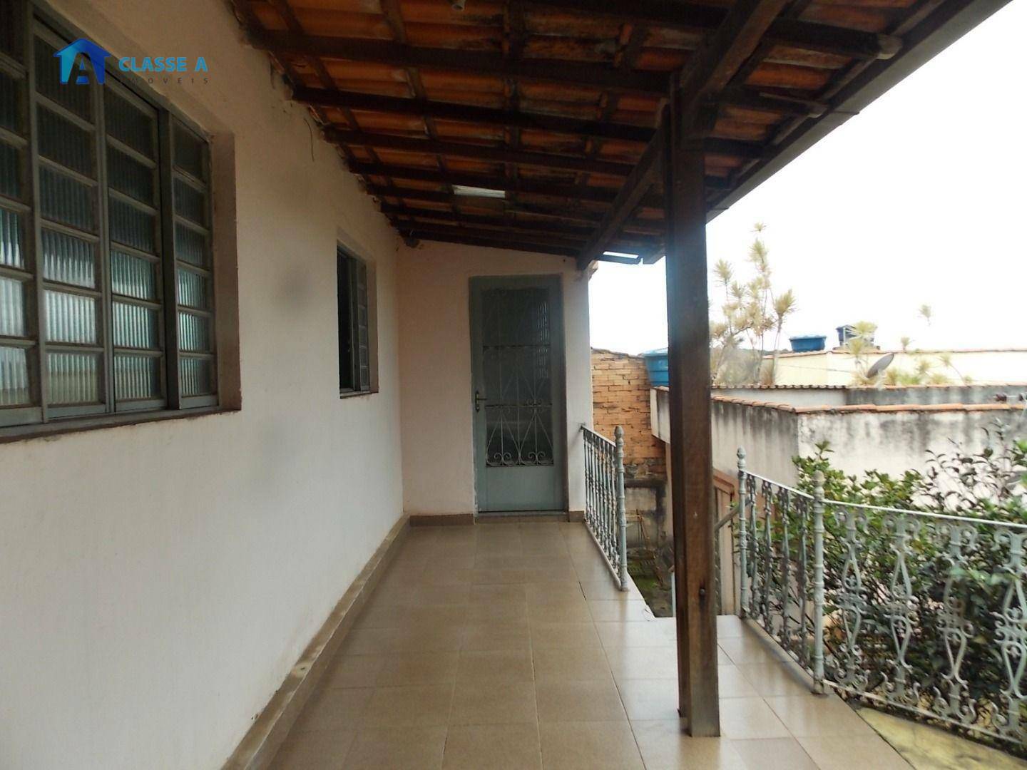 Casa à venda com 4 quartos, 200m² - Foto 19