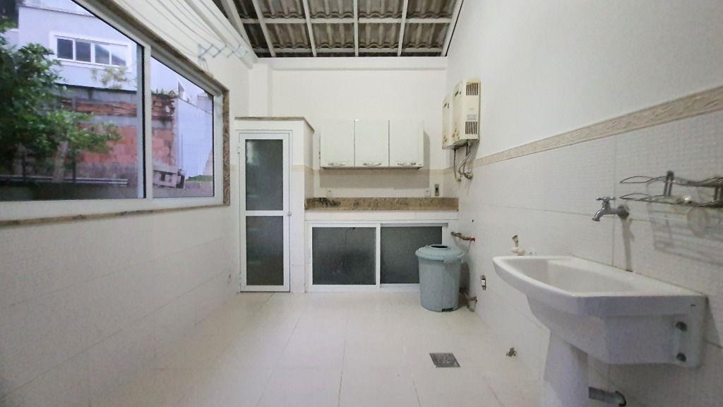 Casa à venda com 4 quartos, 231m² - Foto 28