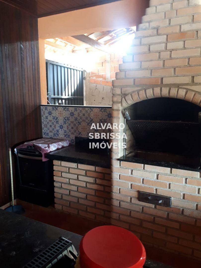 Chácara à venda com 2 quartos, 200m² - Foto 8