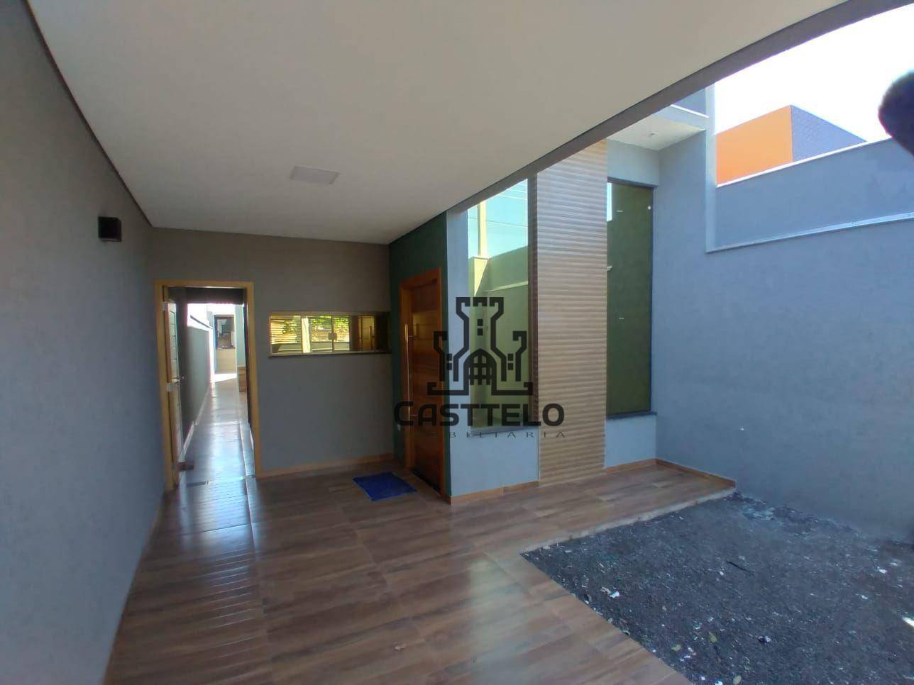 Casa à venda com 3 quartos, 99m² - Foto 1