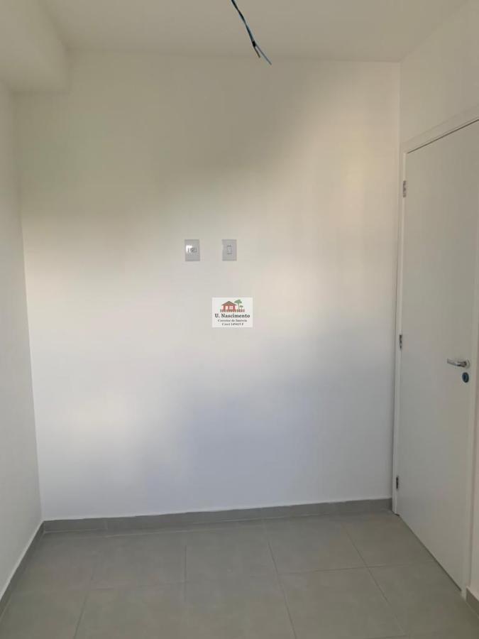 Apartamento à venda com 2 quartos, 40m² - Foto 11