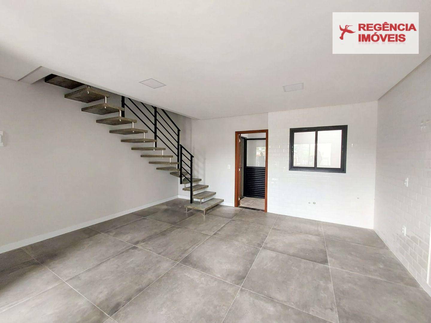 Casa à venda com 2 quartos, 83m² - Foto 3