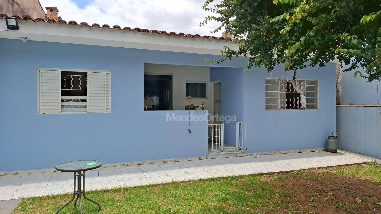 Casa à venda com 2 quartos, 65m² - Foto 1