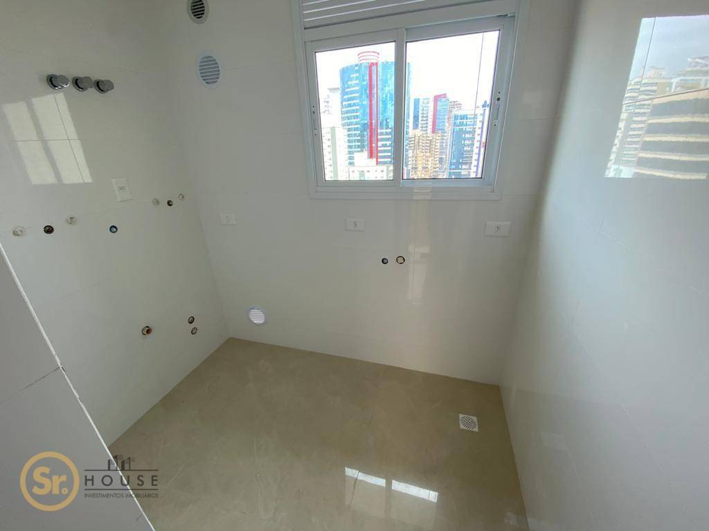 Apartamento à venda com 4 quartos, 156m² - Foto 15