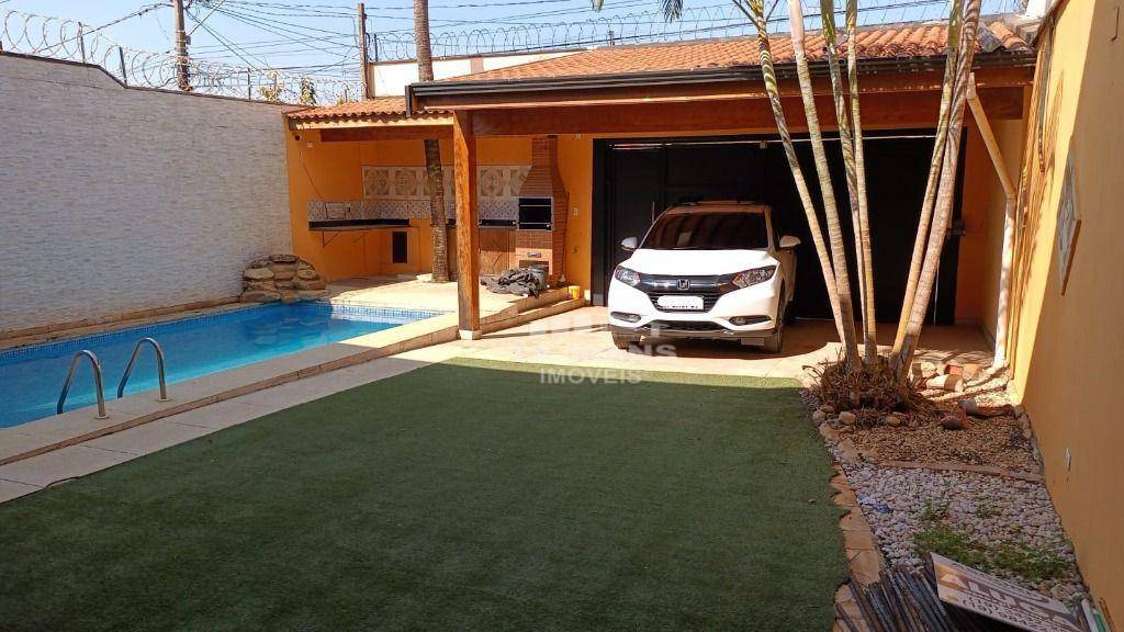 Casa à venda com 3 quartos, 236m² - Foto 4