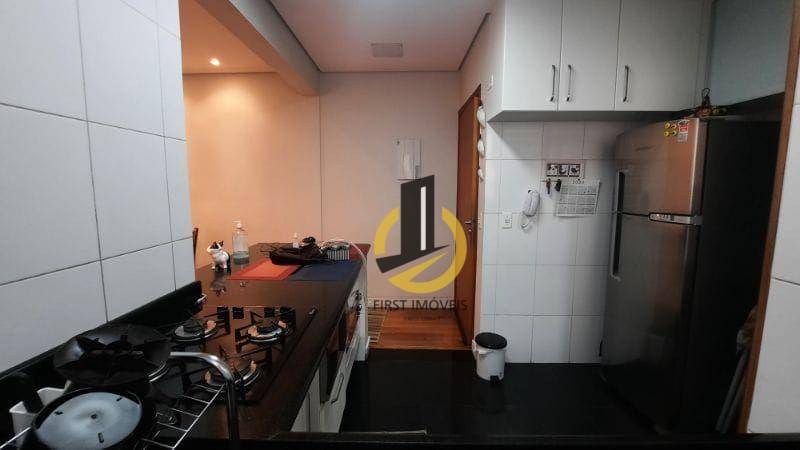 Apartamento à venda com 2 quartos, 70m² - Foto 7