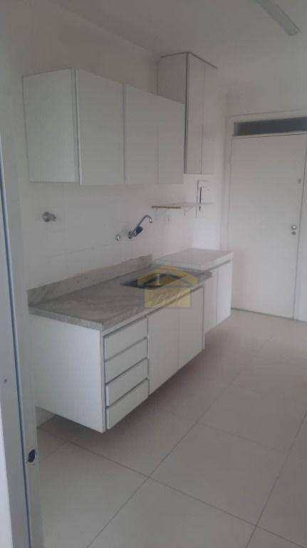 Apartamento à venda com 2 quartos, 67m² - Foto 4