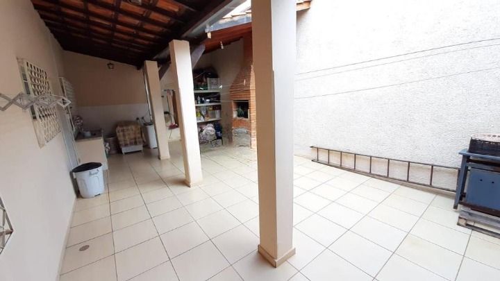 Casa à venda com 4 quartos, 222m² - Foto 23