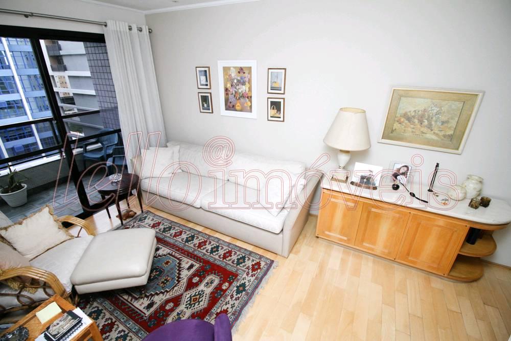 Apartamento para alugar com 3 quartos, 190m² - Foto 2