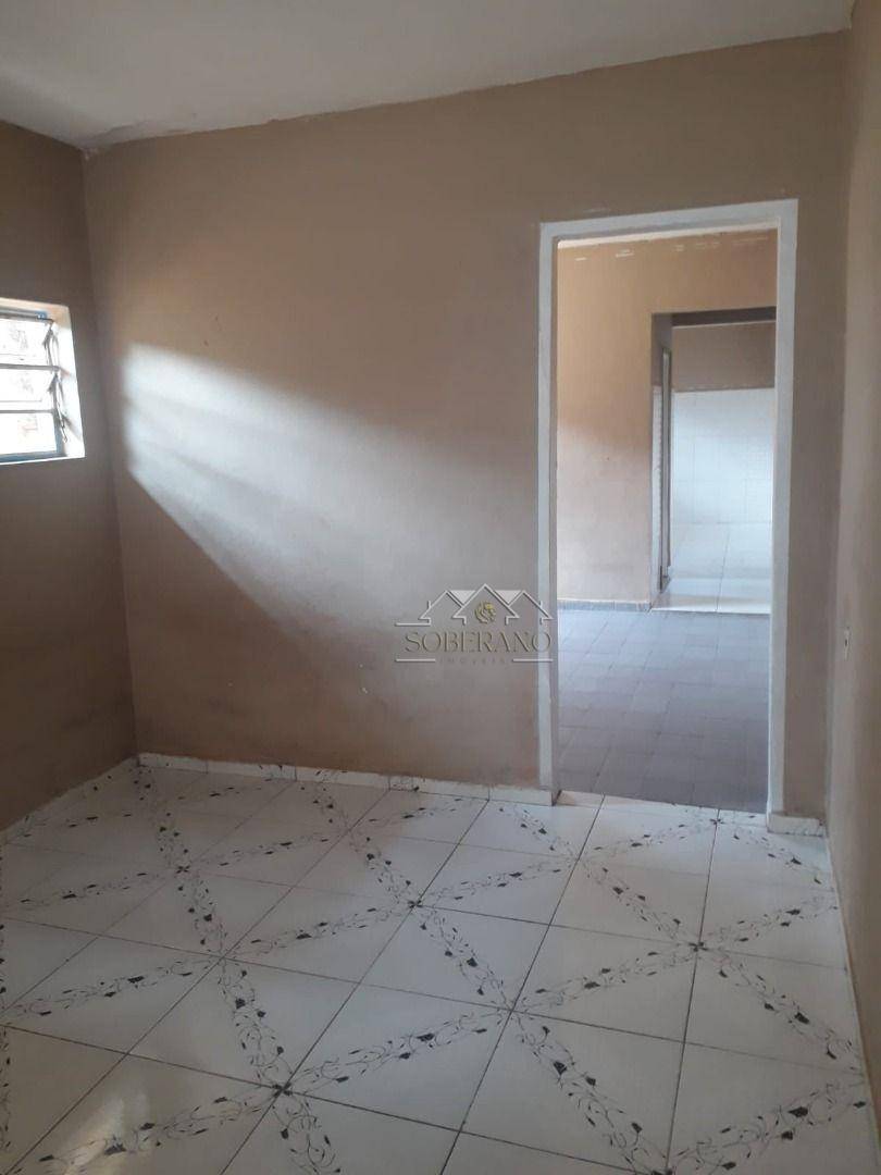 Sobrado à venda com 3 quartos, 300m² - Foto 2