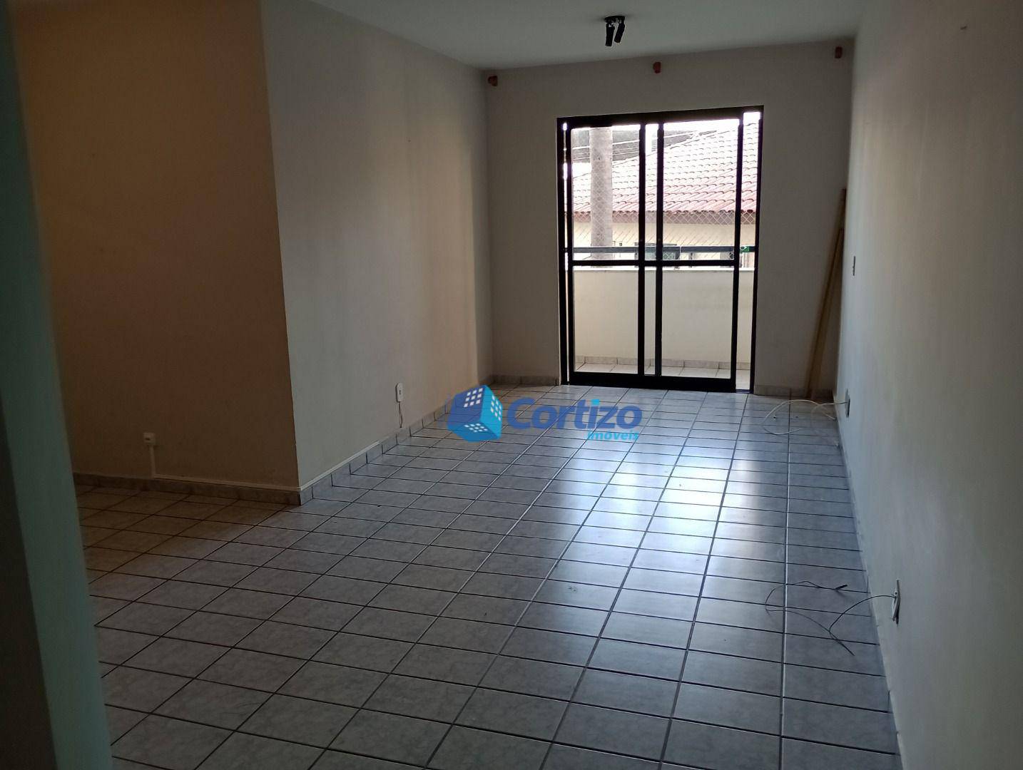 Apartamento à venda com 3 quartos, 96m² - Foto 1