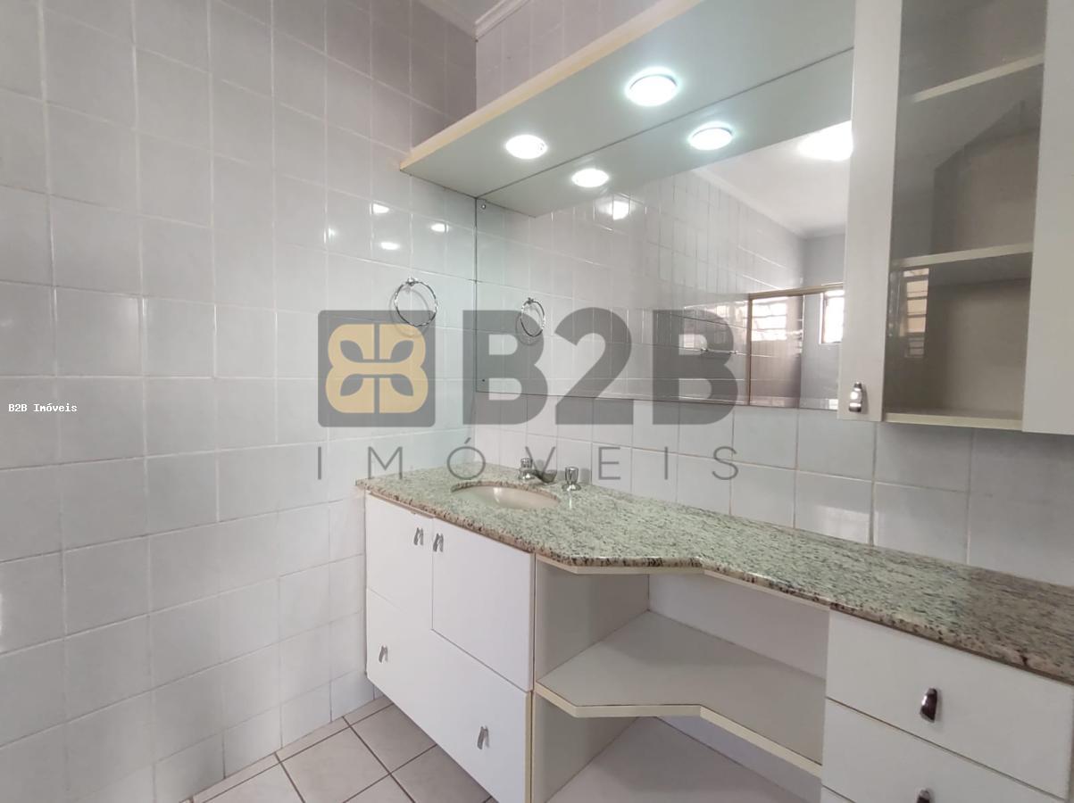 Casa à venda com 3 quartos, 200m² - Foto 8