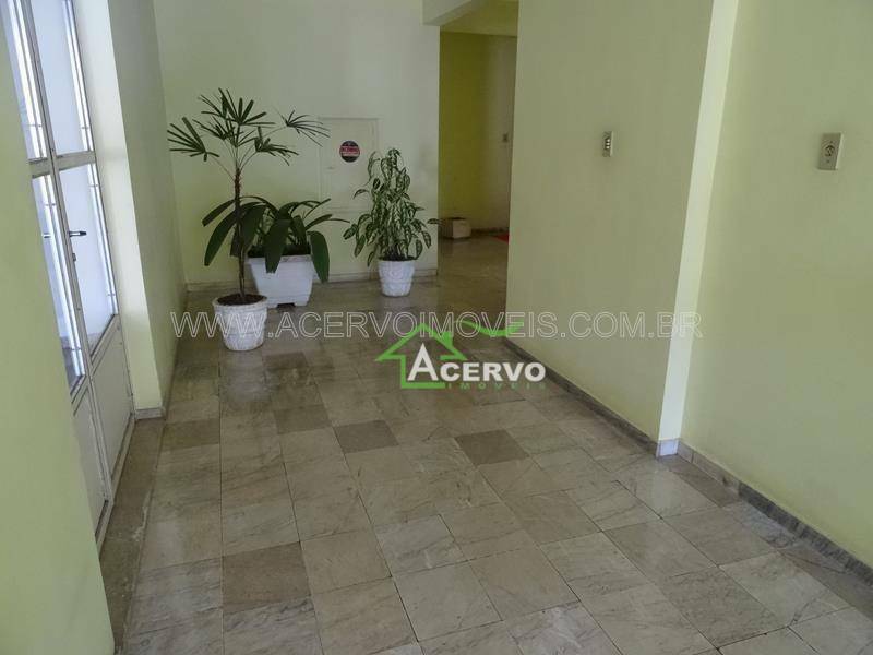 Apartamento à venda com 3 quartos, 157m² - Foto 3