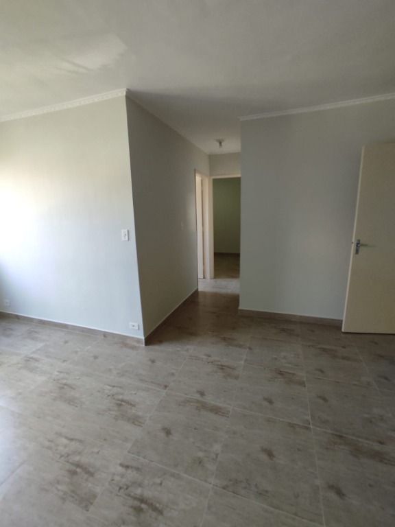 Apartamento à venda com 2 quartos, 68m² - Foto 3