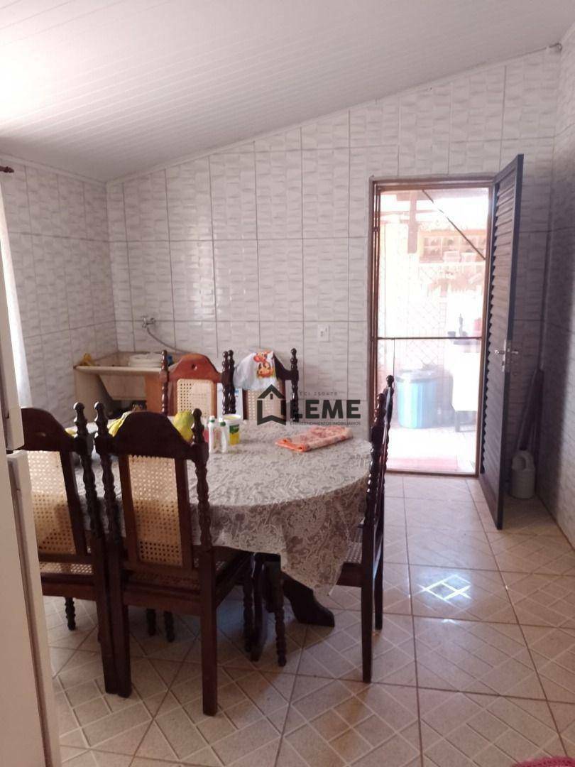 Casa à venda com 3 quartos, 93m² - Foto 9