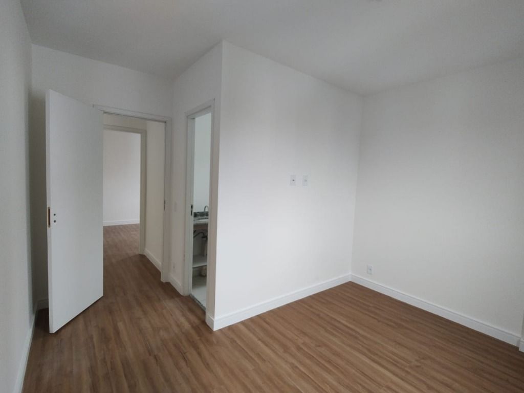 Apartamento para alugar com 2 quartos, 64m² - Foto 11