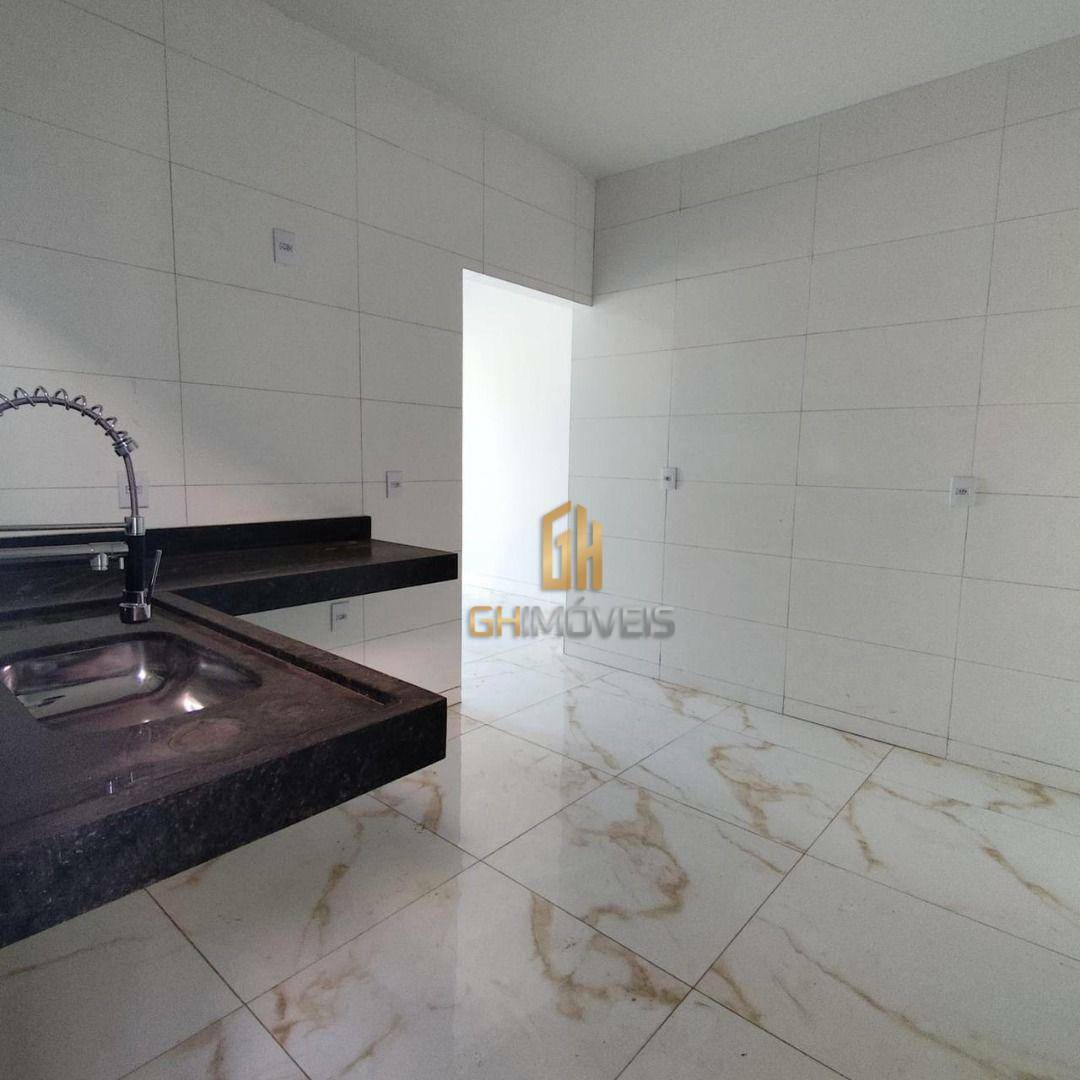 Casa à venda com 2 quartos, 100m² - Foto 3