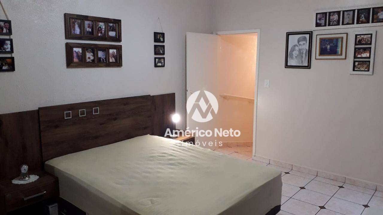 Sobrado à venda com 3 quartos, 350m² - Foto 14