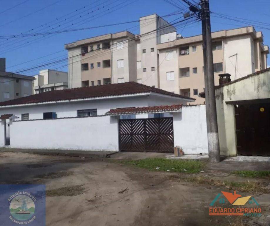 Casa à venda com 5 quartos, 150m² - Foto 2