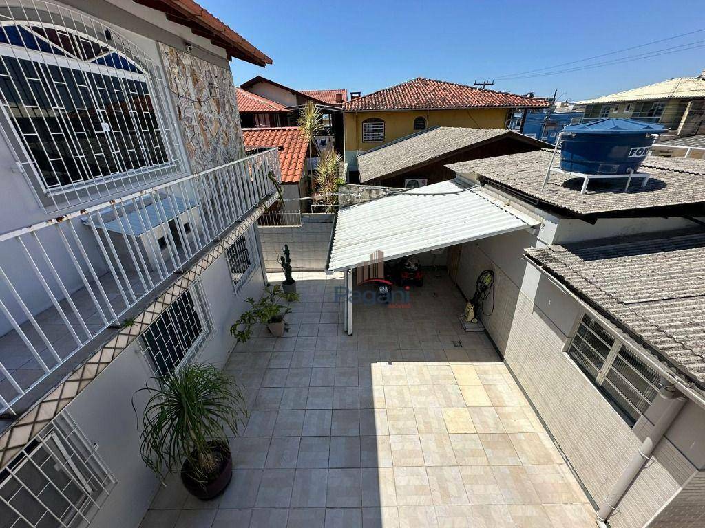 Casa à venda com 4 quartos, 180m² - Foto 37