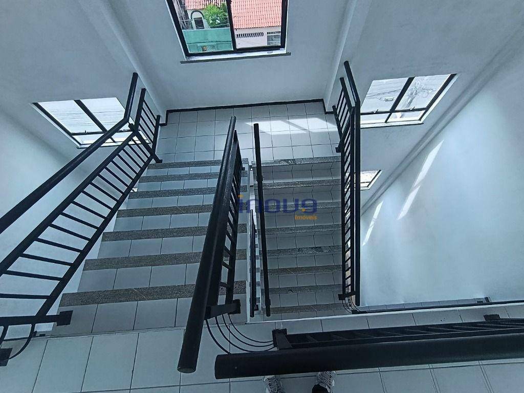 Apartamento à venda com 2 quartos, 63m² - Foto 6