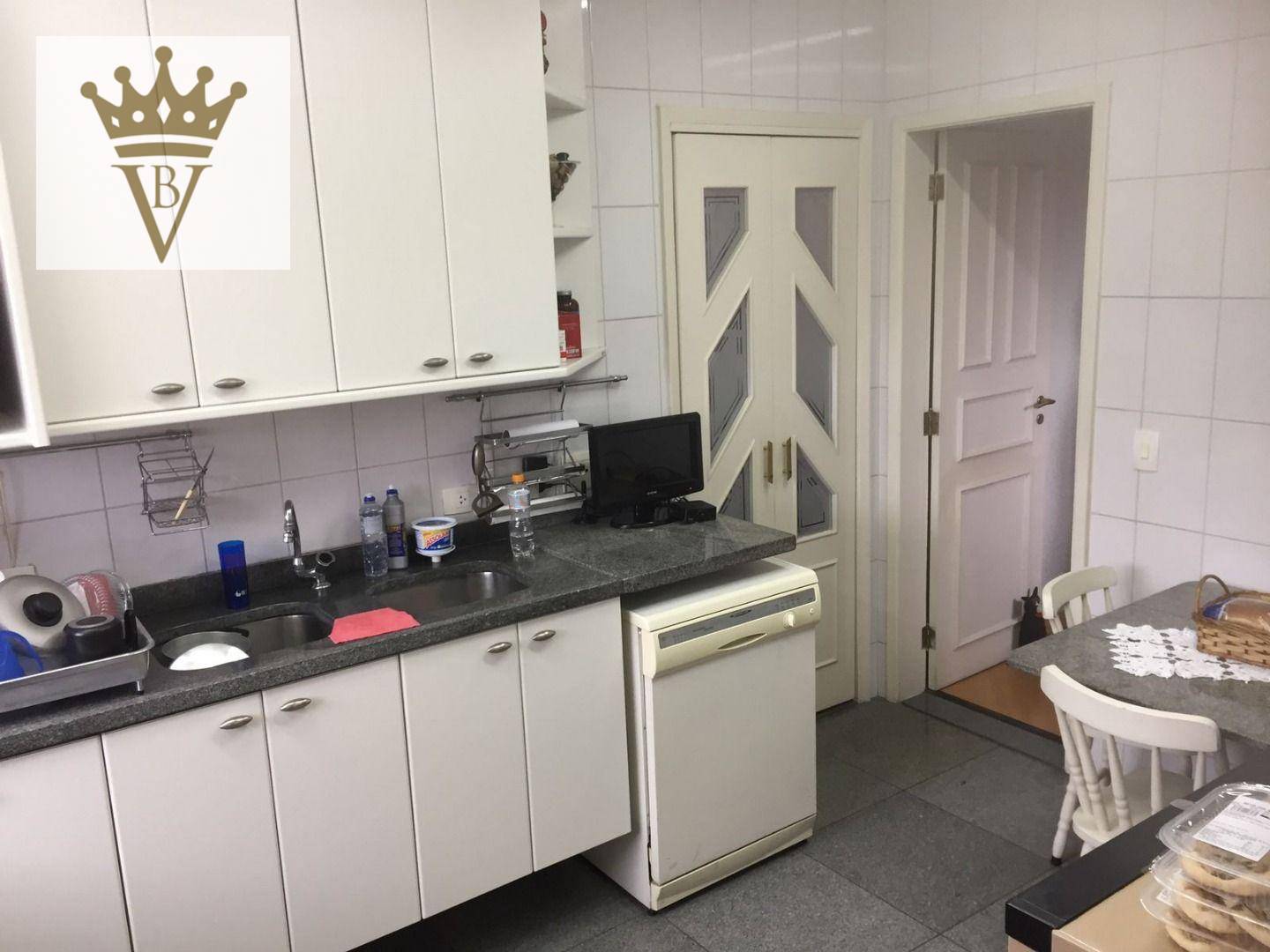 Apartamento à venda com 4 quartos, 200m² - Foto 13