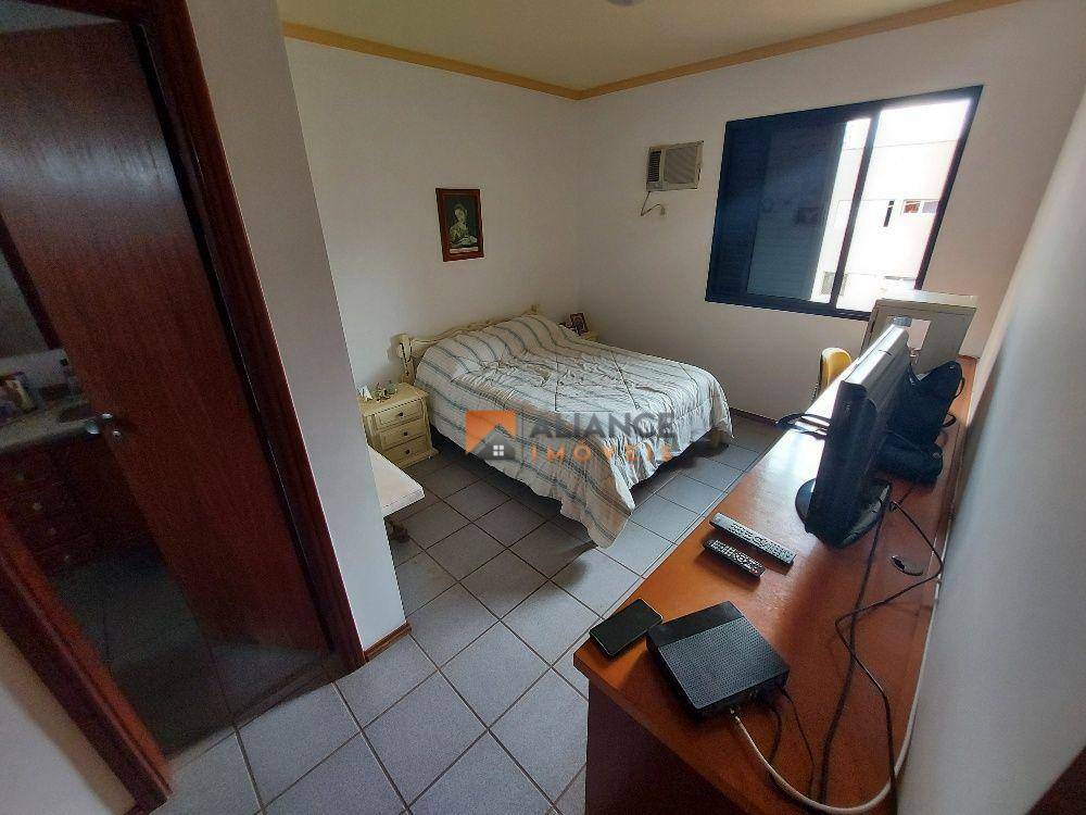 Apartamento à venda com 3 quartos, 151m² - Foto 15