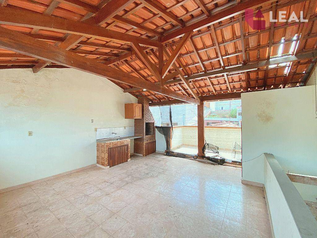 Casa à venda com 4 quartos, 240m² - Foto 23