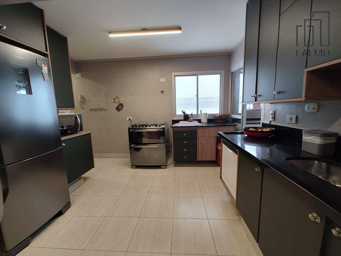 Apartamento para alugar com 2 quartos, 201m² - Foto 14