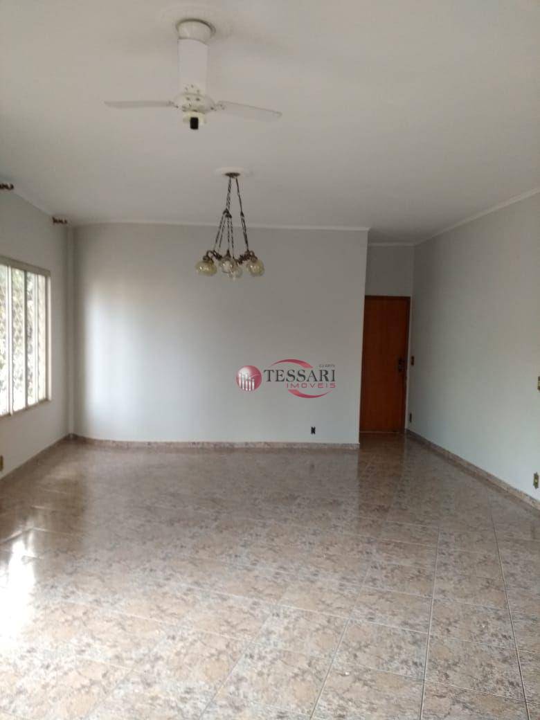 Casa para alugar com 5 quartos, 150m² - Foto 5