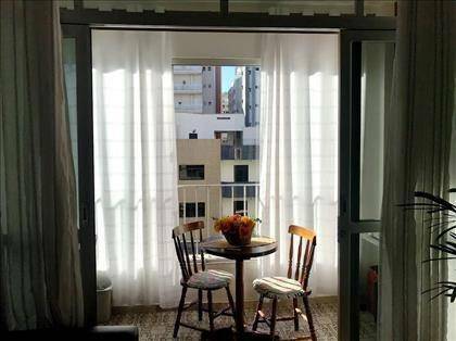 Apartamento à venda com 3 quartos, 130m² - Foto 2