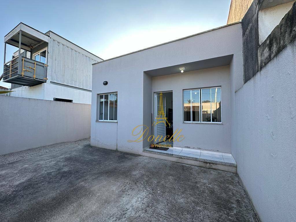 Casa à venda com 3 quartos, 75m² - Foto 5