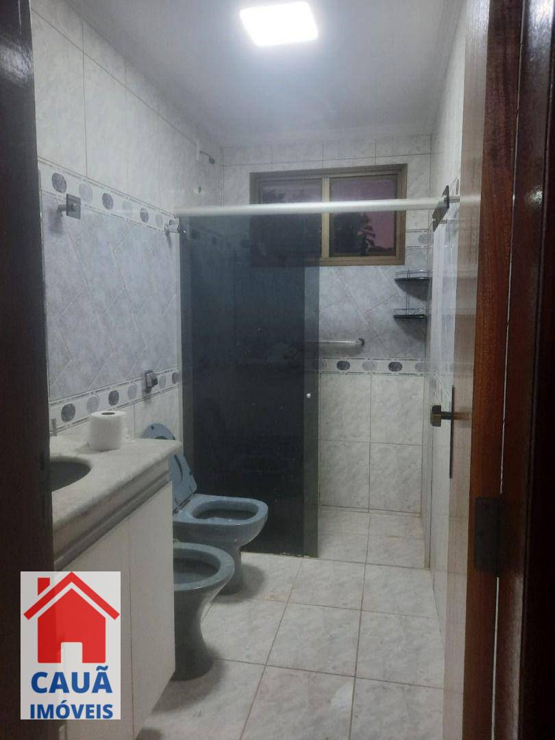 Apartamento para alugar com 3 quartos, 200m² - Foto 4