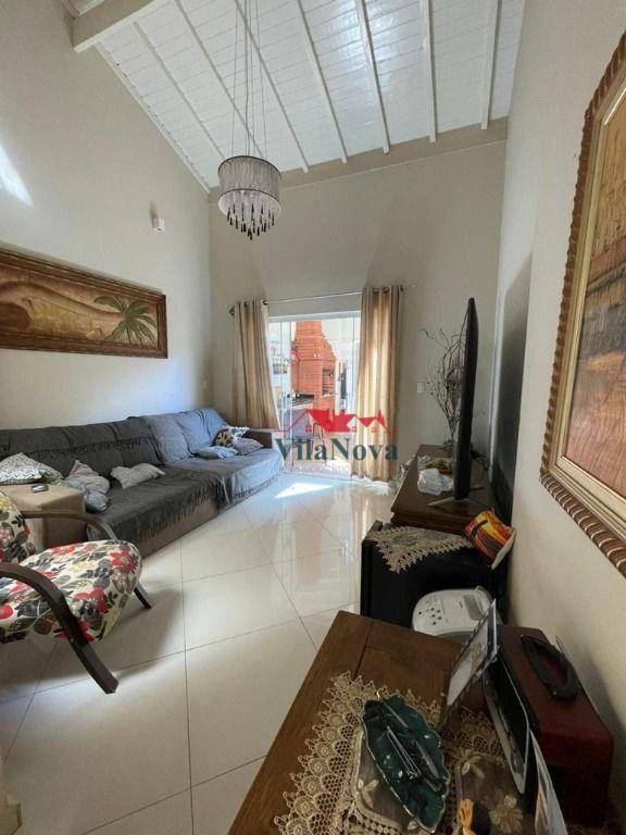 Casa à venda com 4 quartos, 210m² - Foto 2