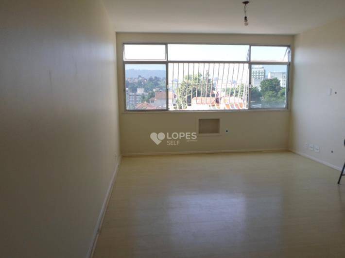 Apartamento à venda com 3 quartos, 111m² - Foto 1