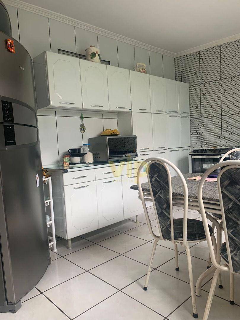 Casa à venda com 2 quartos, 220m² - Foto 3