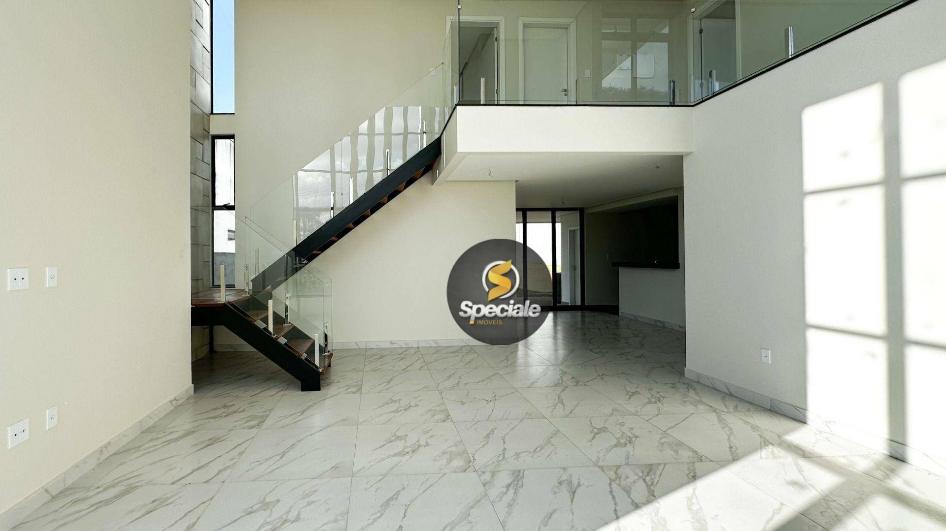 Casa de Condomínio à venda com 4 quartos, 240m² - Foto 2