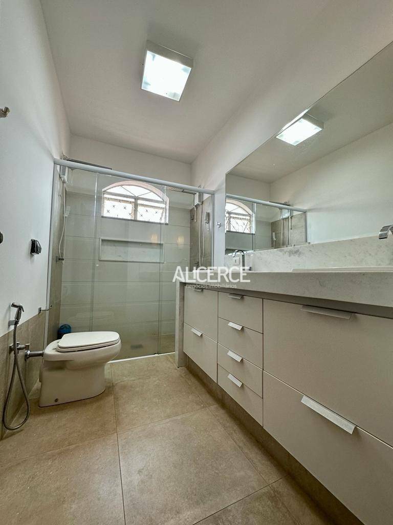 Casa à venda com 3 quartos, 248m² - Foto 12