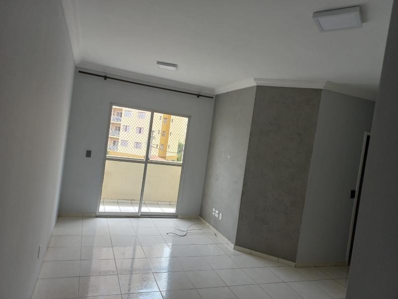 Apartamento à venda com 3 quartos, 74m² - Foto 1