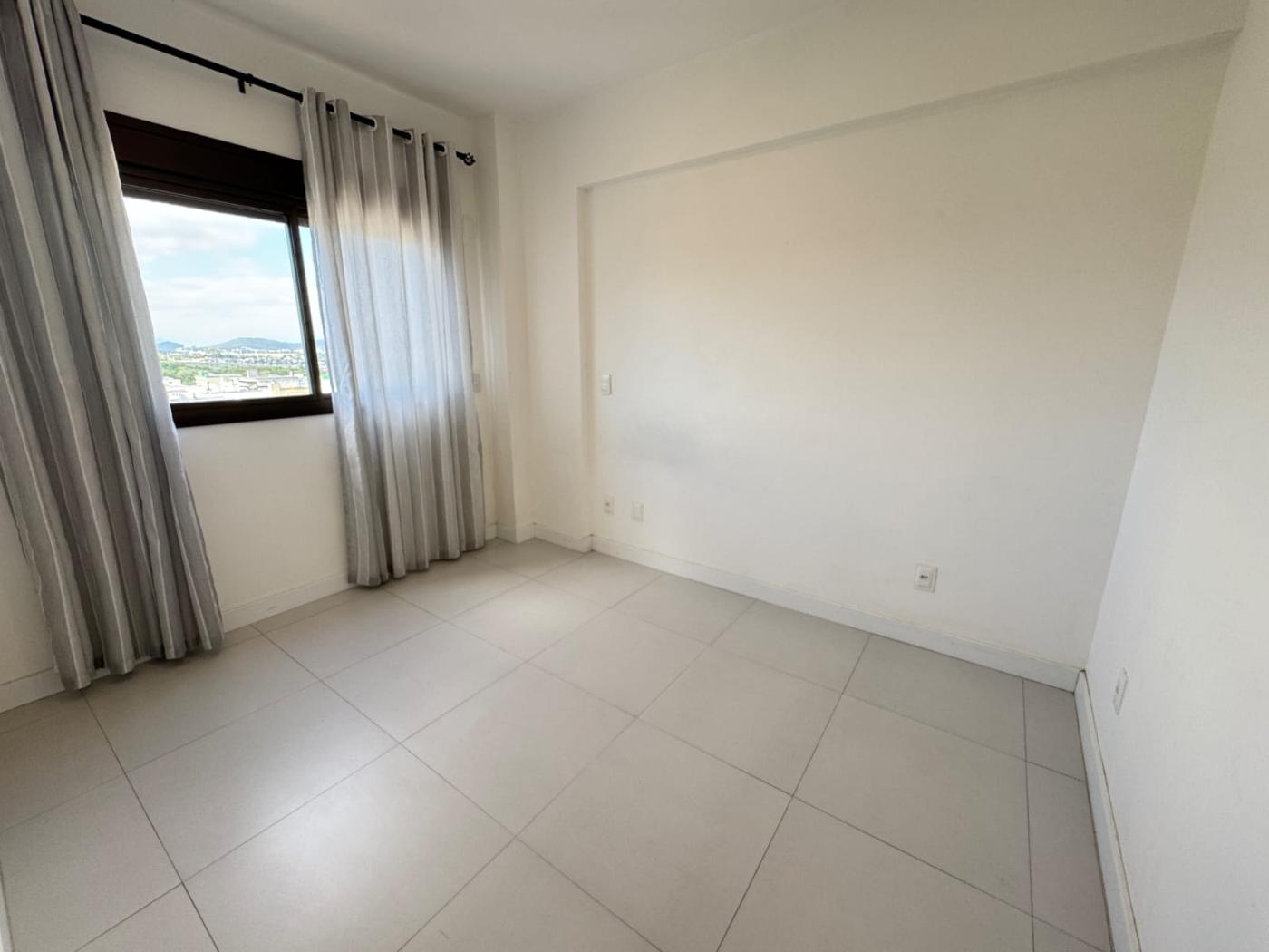 Apartamento à venda com 2 quartos, 72m² - Foto 4