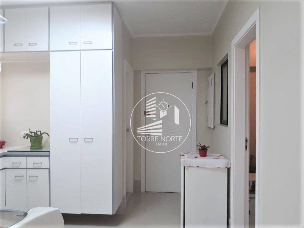 Apartamento à venda com 3 quartos, 250m² - Foto 13